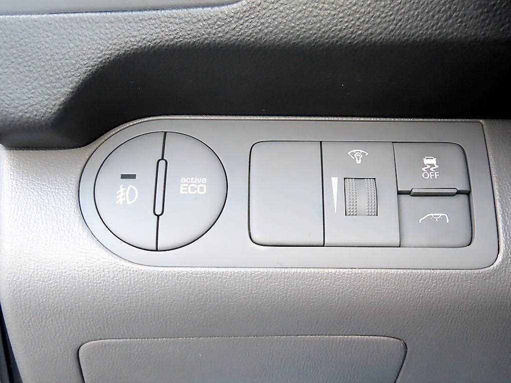 Hyundai Starex — photo 13