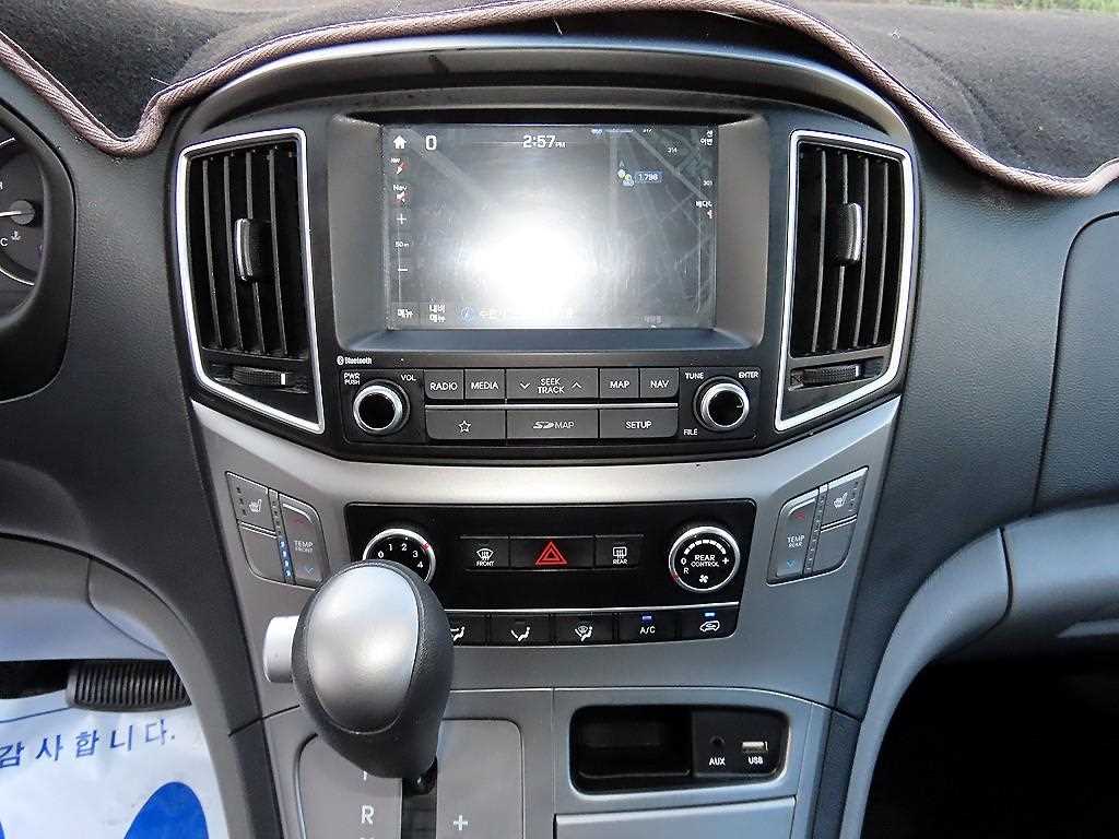 Hyundai Starex — photo 14