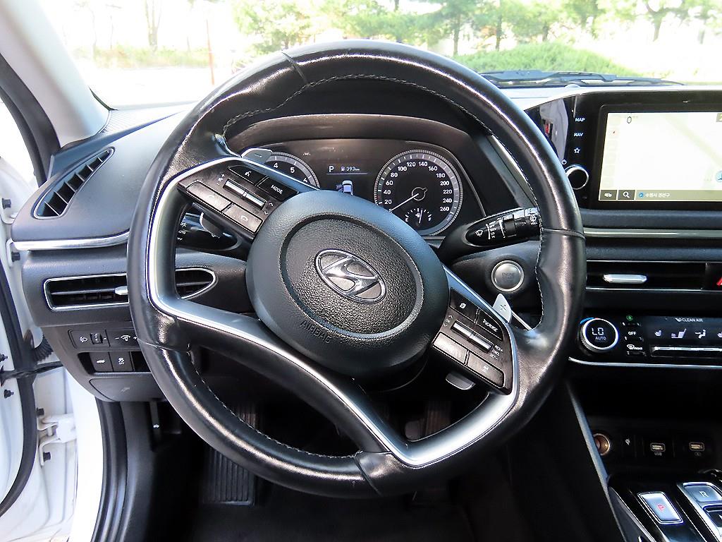 Hyundai Sonata — photo 08