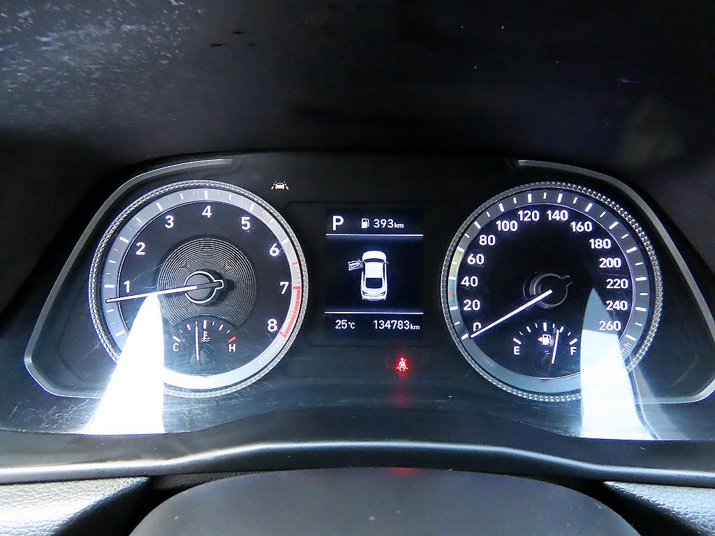 Hyundai Sonata — photo 09