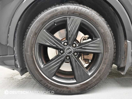 Audi Q4 e-tron — photo 05