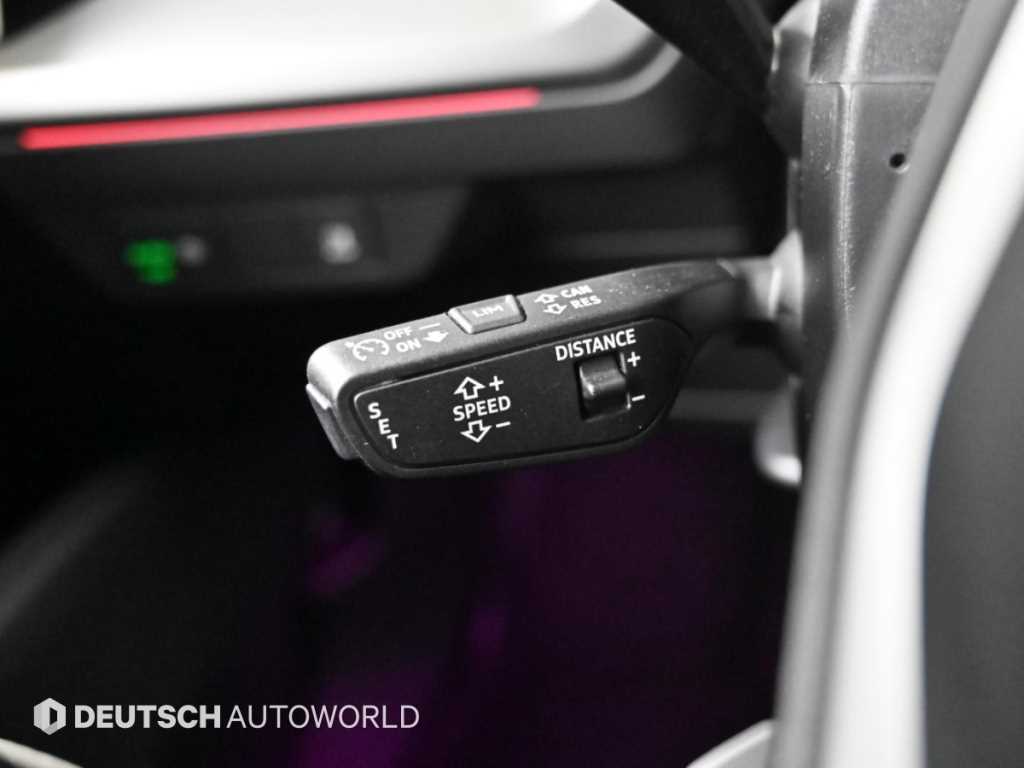Audi Q4 e-tron — photo 16