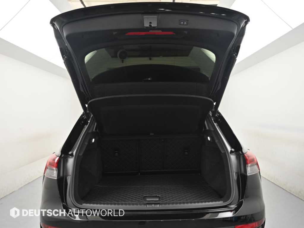 Audi Q4 e-tron — photo 19