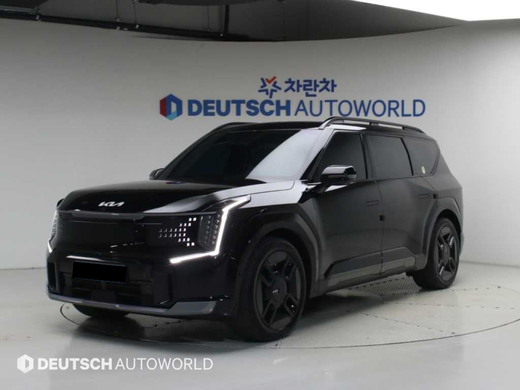 Kia EV9 — photo 01