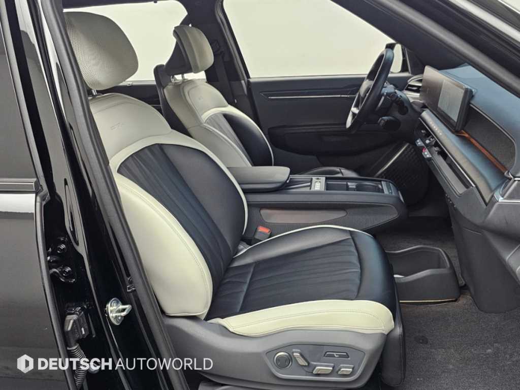 Kia EV9 — photo 10