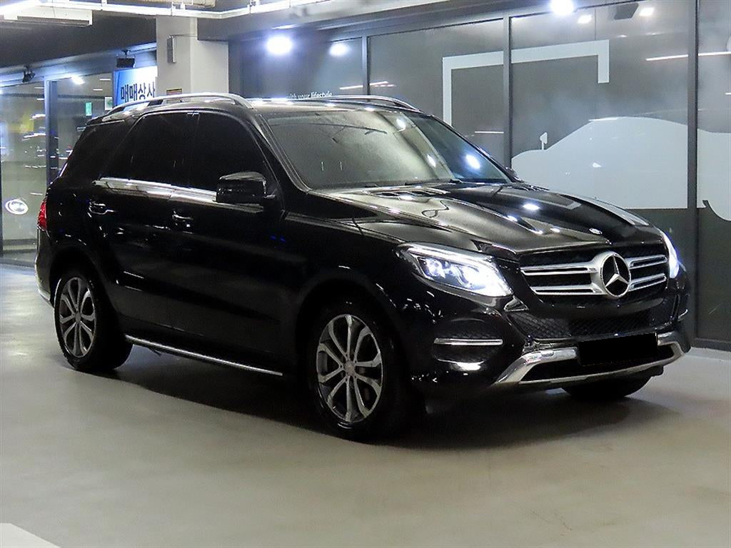 Mercedes-Benz GLE-Class — photo 01