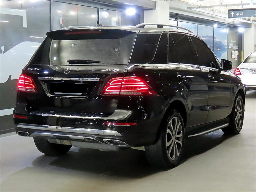 Mercedes-Benz GLE-Class — photo 04