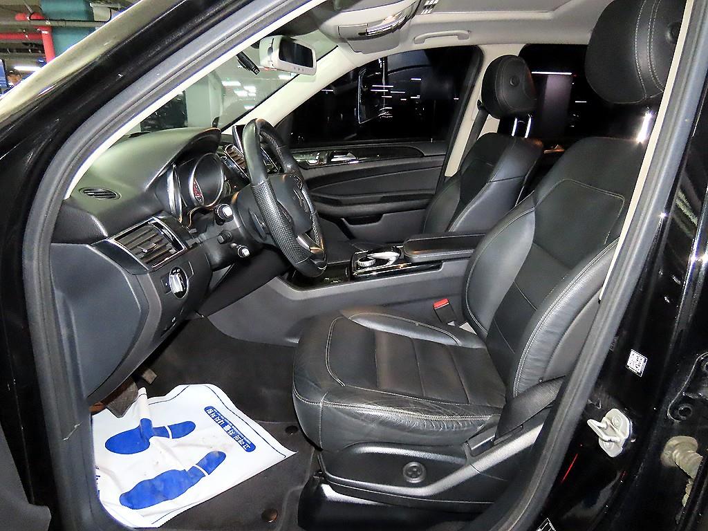 Mercedes-Benz GLE-Class — photo 06