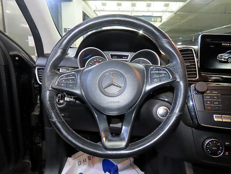 Mercedes-Benz GLE-Class — photo 08