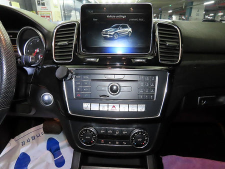 Mercedes-Benz GLE-Class — photo 10