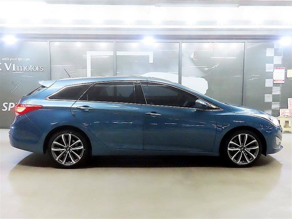 Hyundai i40 — photo 03