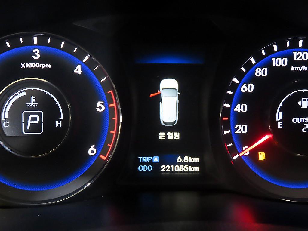 Hyundai i40 — photo 09