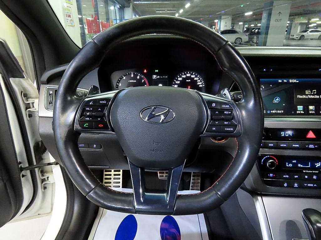 Hyundai Sonata — photo 08