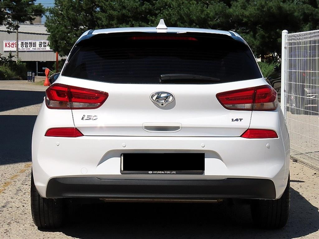 Hyundai i30 — photo 04