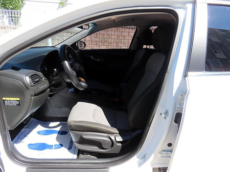 Hyundai i30 — photo 05