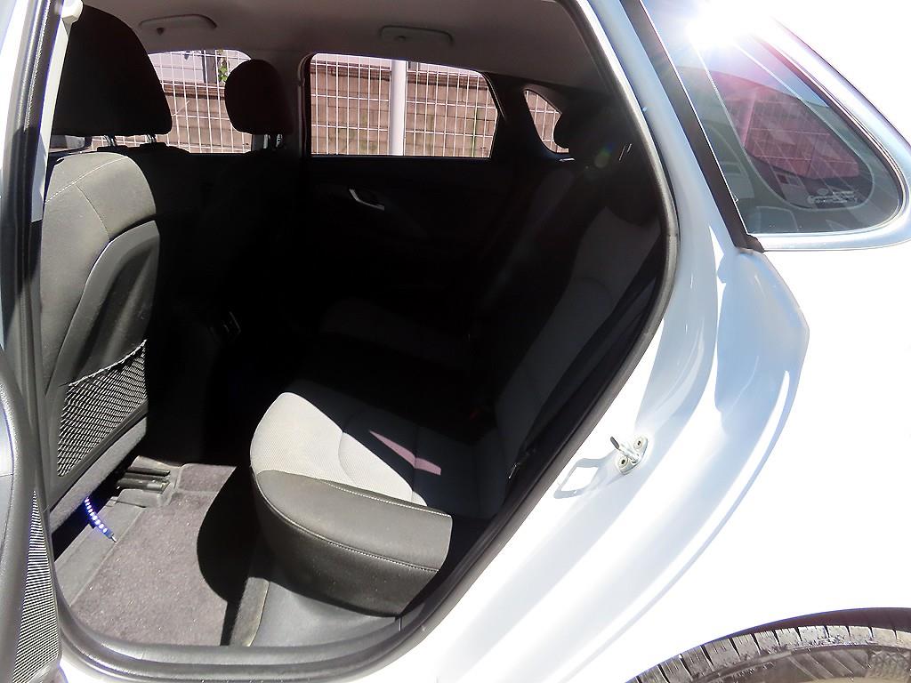 Hyundai i30 — photo 06