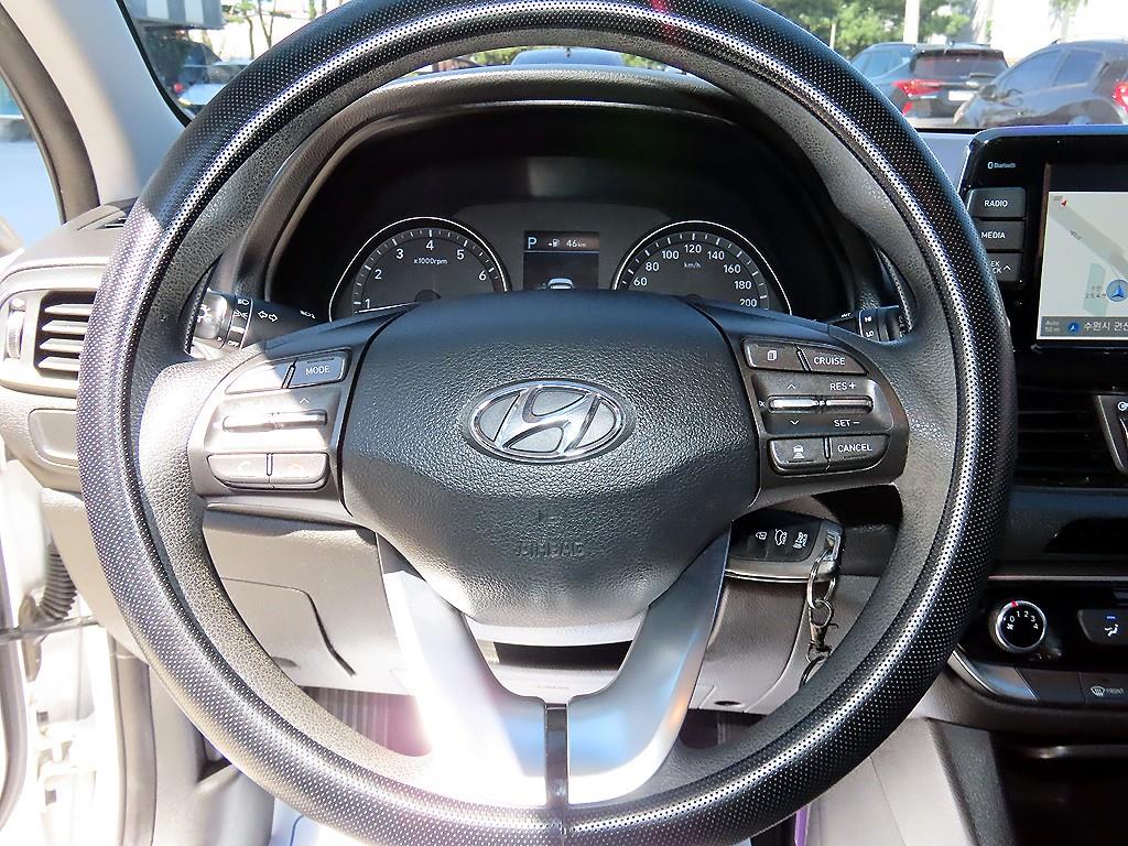 Hyundai i30 — photo 08