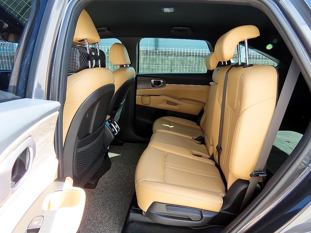 Kia Sorento — photo 06