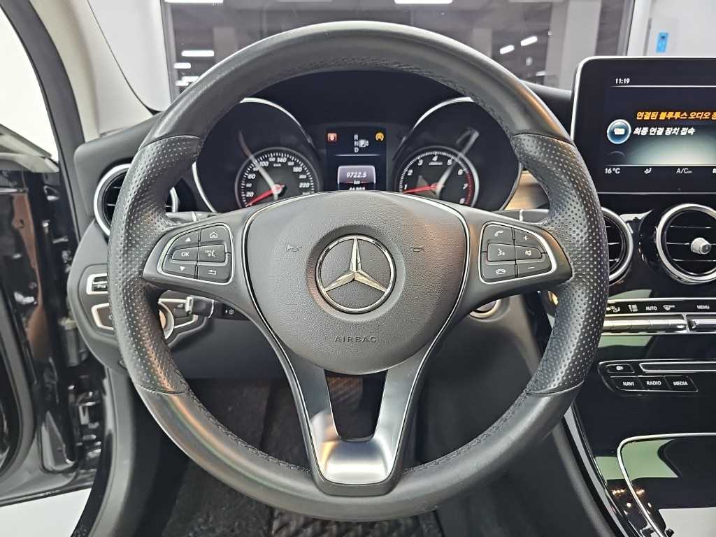 Mercedes-Benz C-Class — photo 09