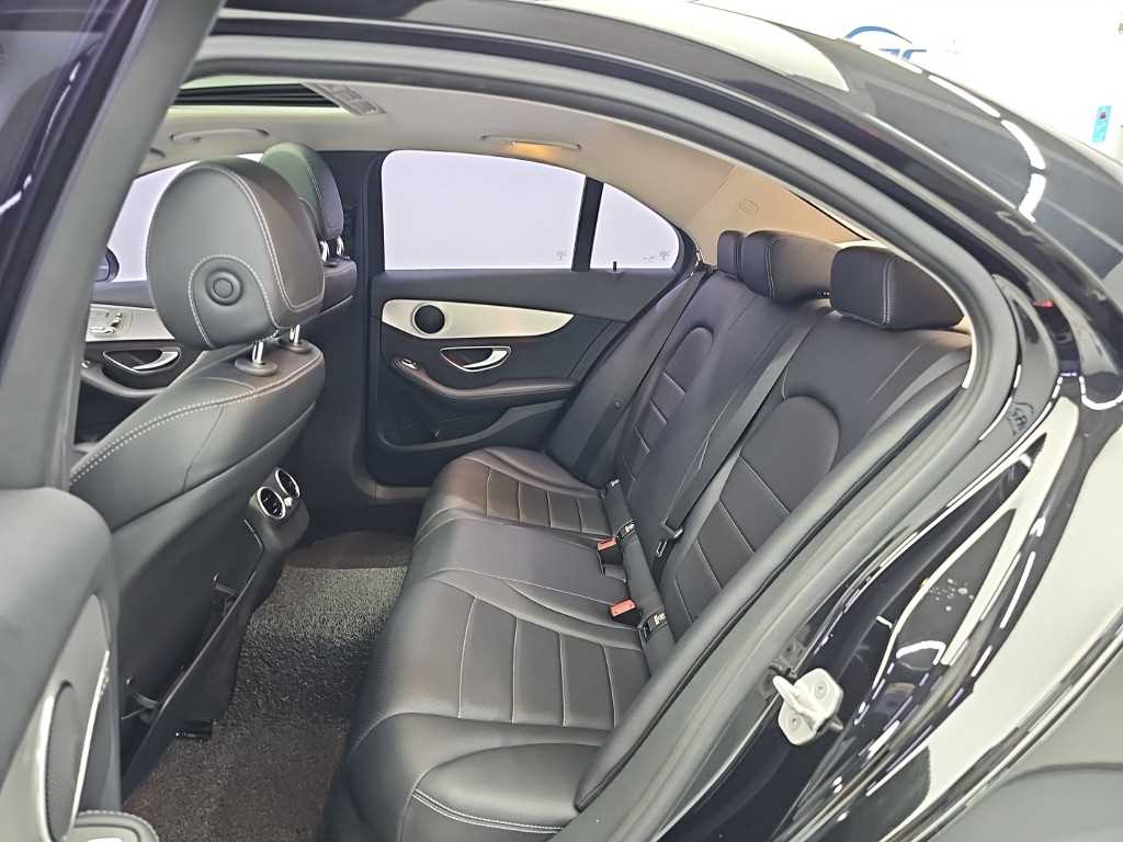 Mercedes-Benz C-Class — photo 12