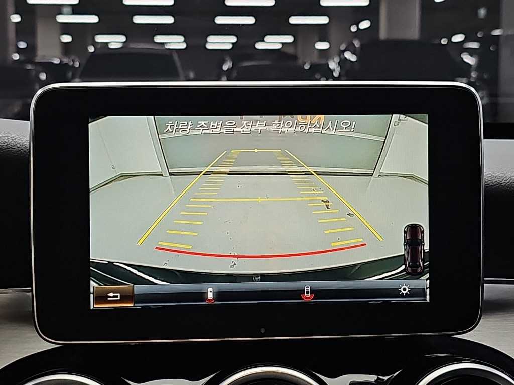Mercedes-Benz C-Class — photo 16