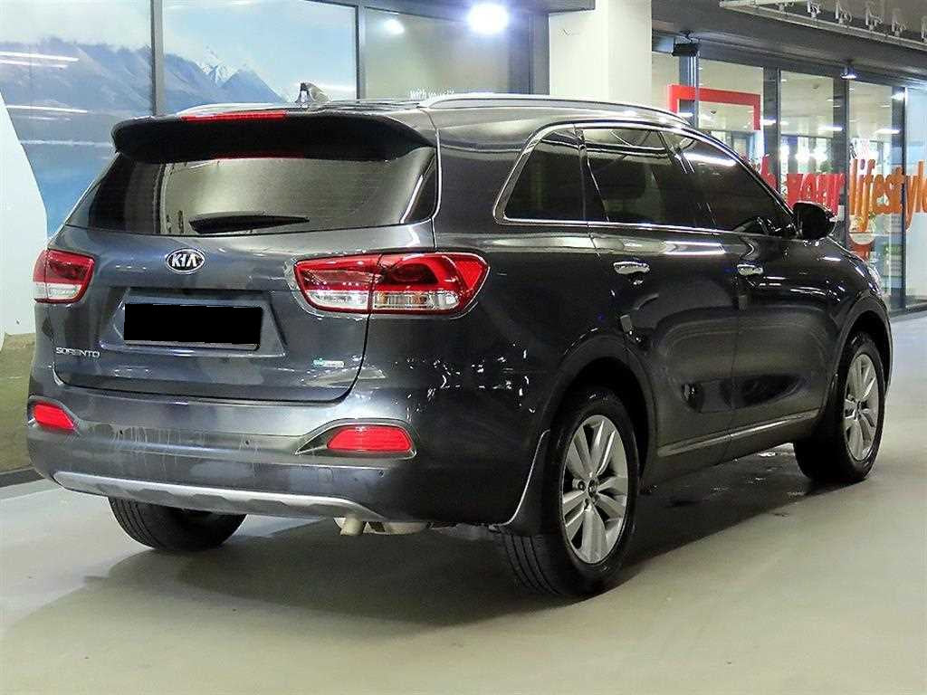Kia Sorento — photo 04