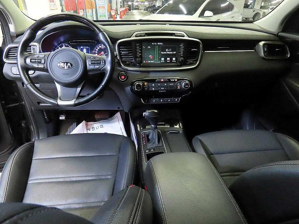 Kia Sorento — photo 10