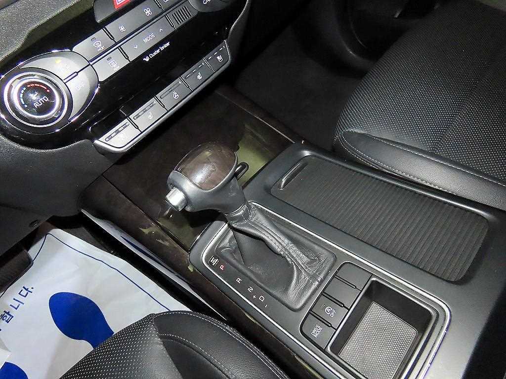 Kia Sorento — photo 12