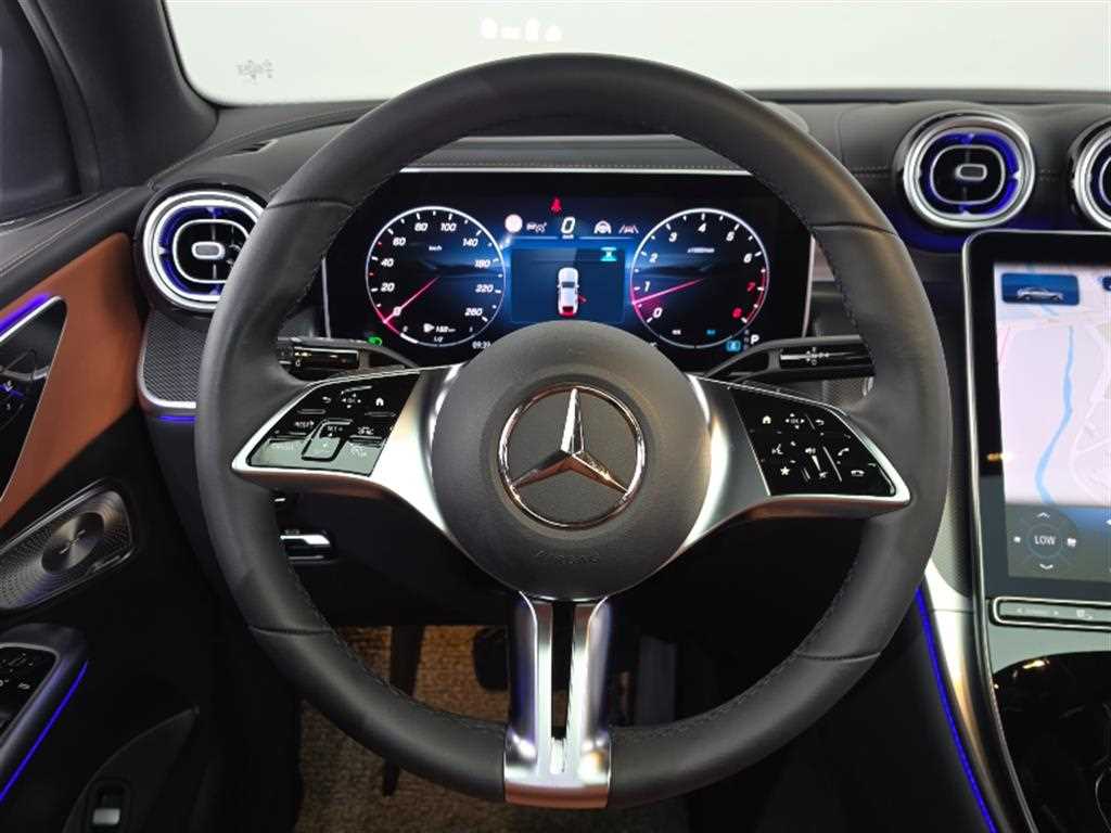 Mercedes-Benz GLC-Class — photo 06