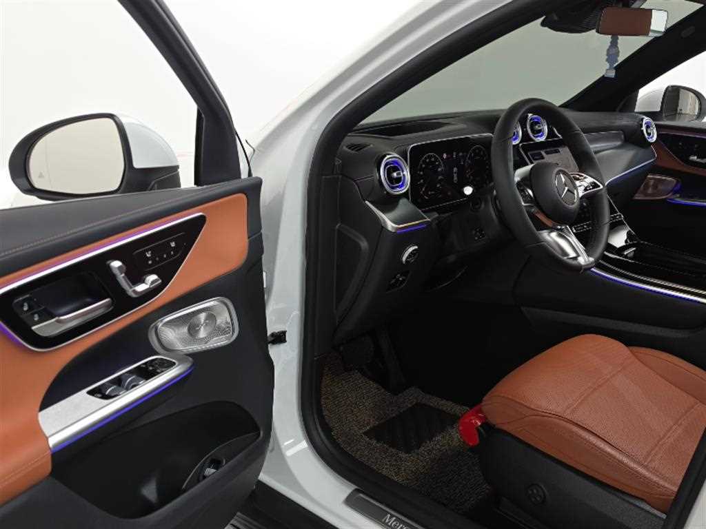 Mercedes-Benz GLC-Class — photo 12
