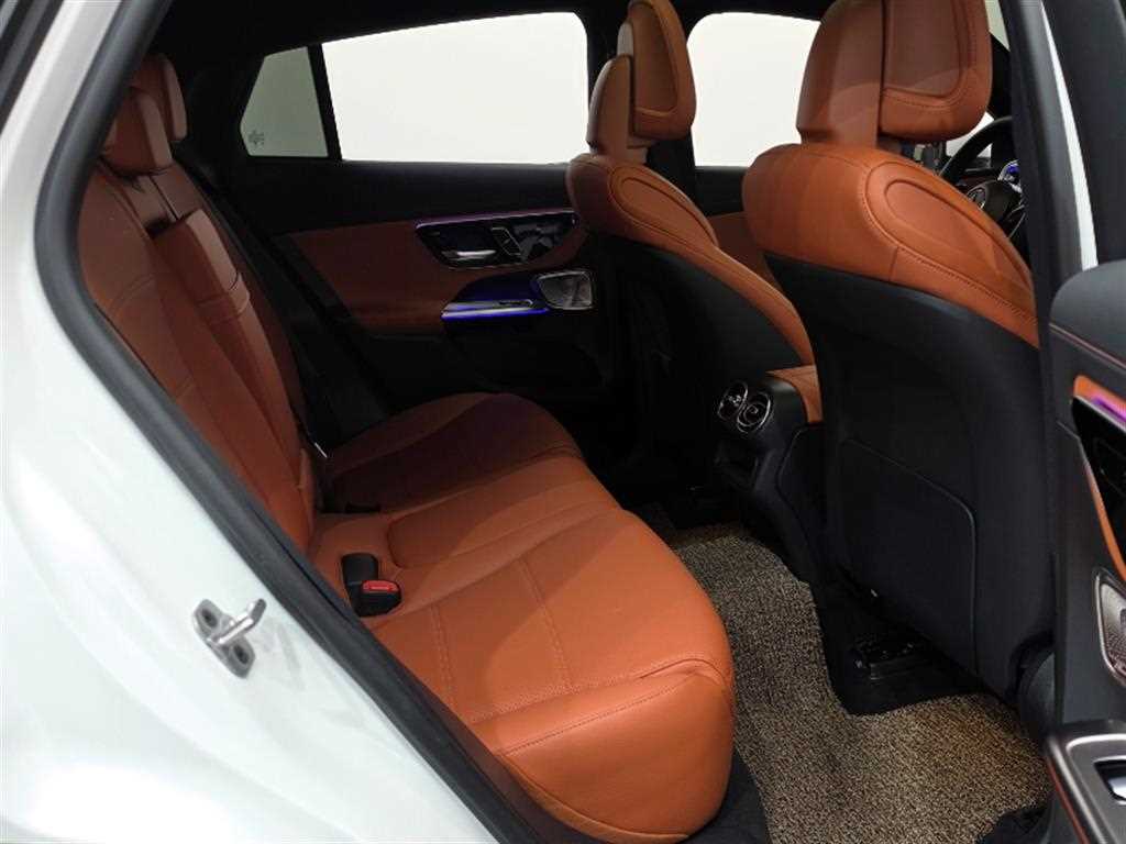 Mercedes-Benz GLC-Class — photo 14