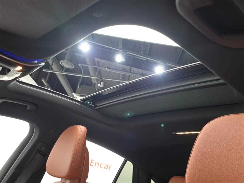 Mercedes-Benz GLC-Class — photo 16