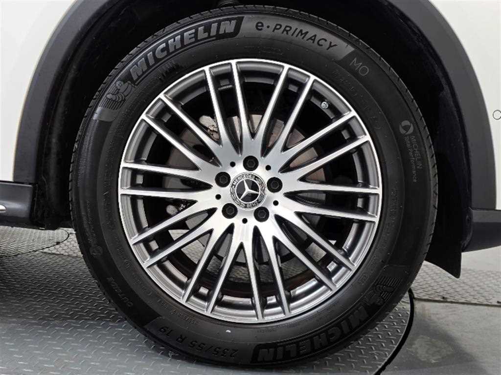 Mercedes-Benz GLC-Class — photo 17