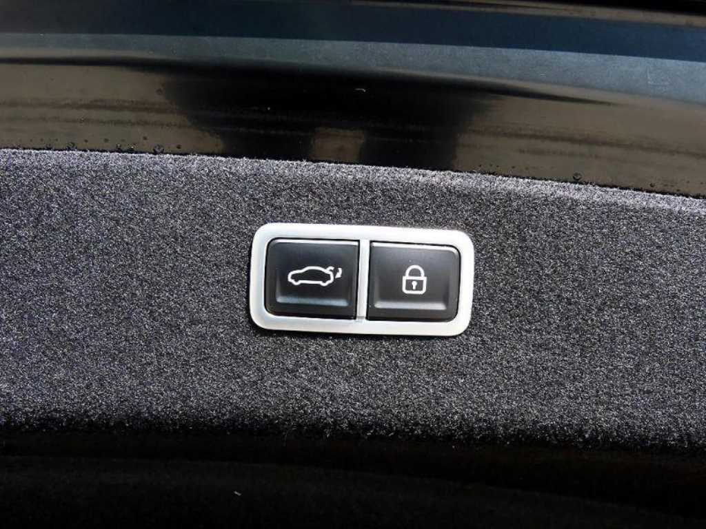 Genesis G80 — photo 17
