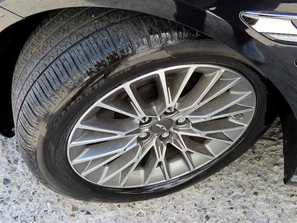 Genesis G80 — photo 20