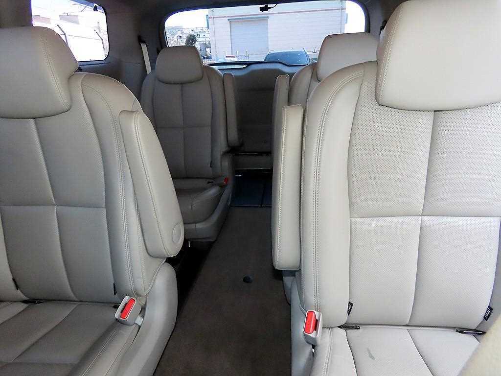 Kia Carnival — photo 07