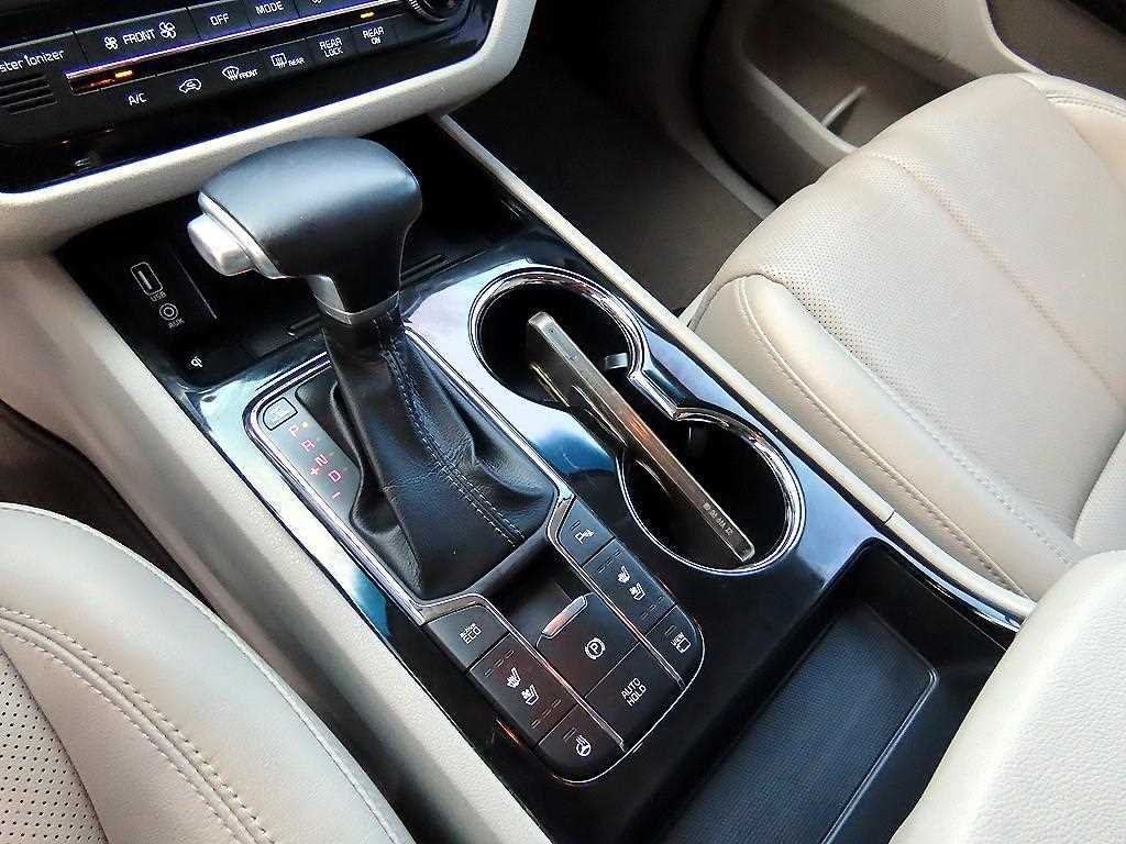 Kia Carnival — photo 11