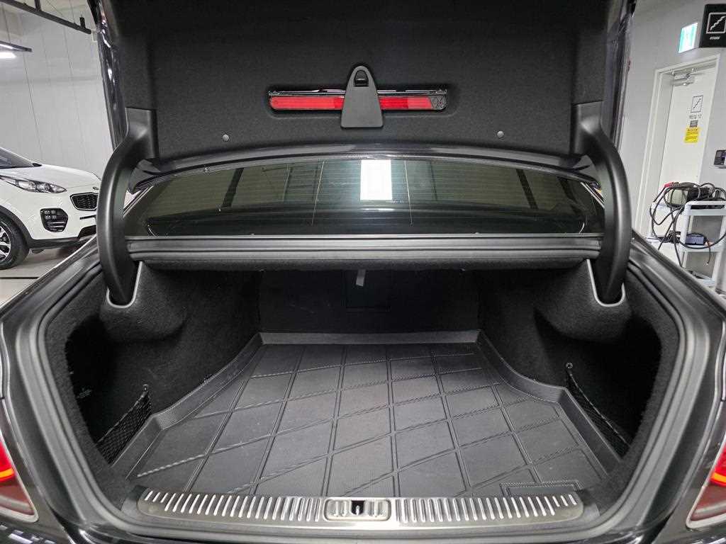 Kia K9 — photo 20