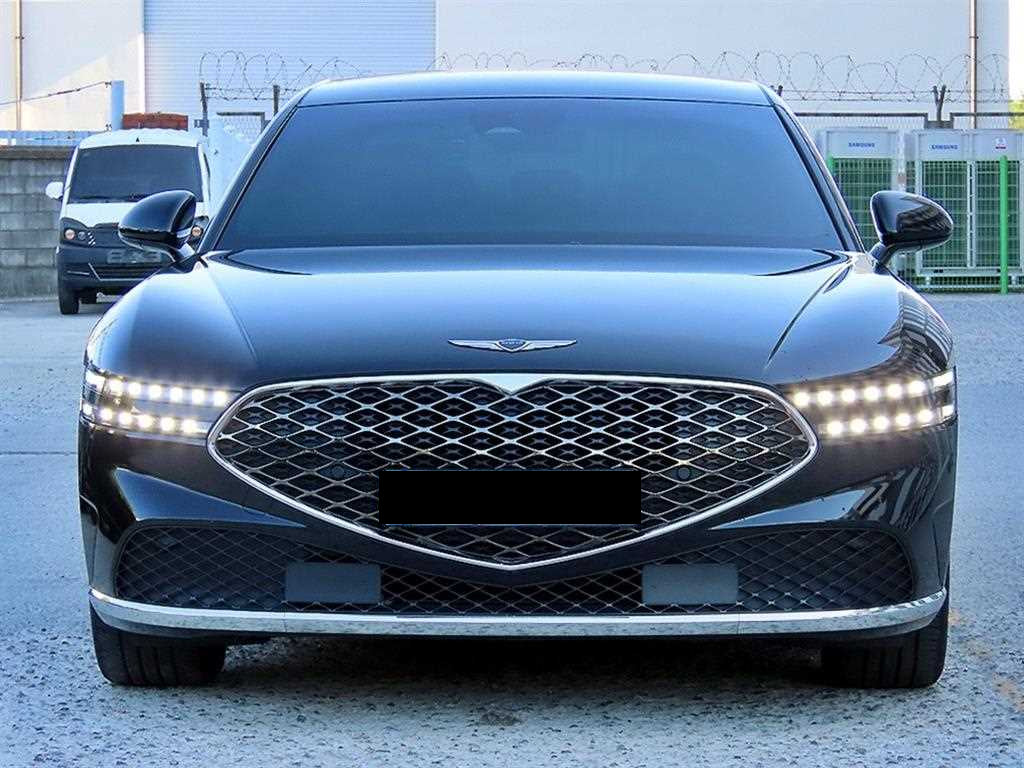 Genesis G90 — photo 02