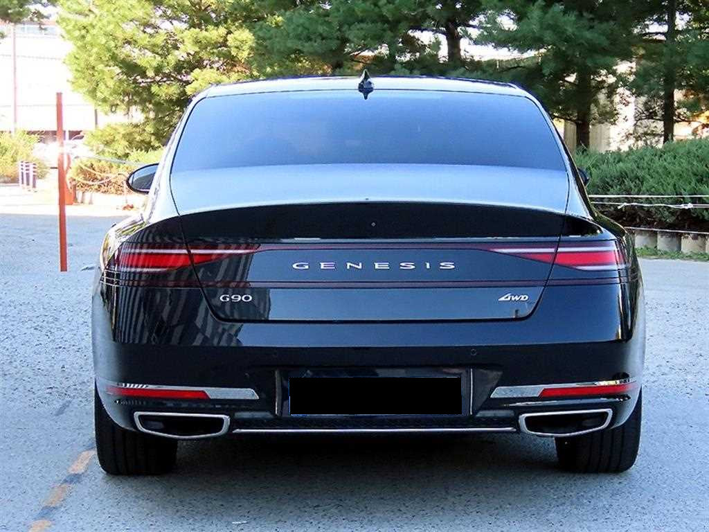 Genesis G90 — photo 04