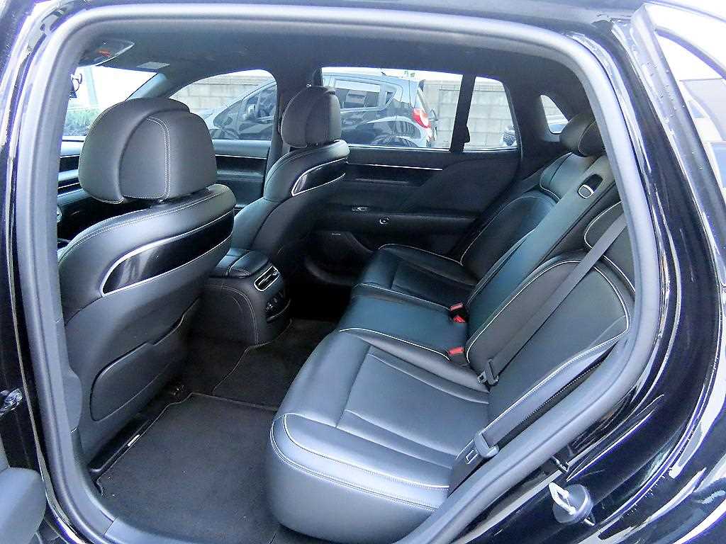 Genesis G90 — photo 06