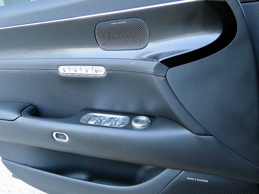 Genesis G90 — photo 11