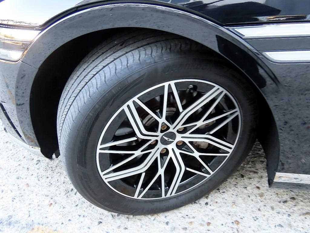 Genesis G90 — photo 20