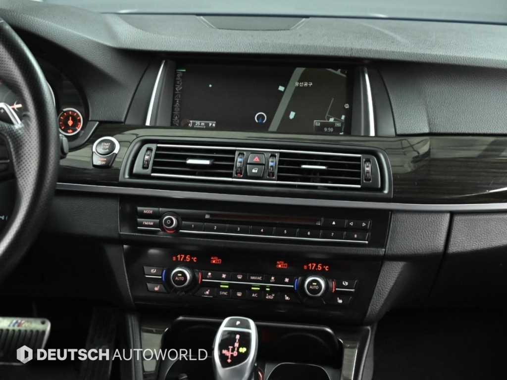 BMW 5-Series — photo 14