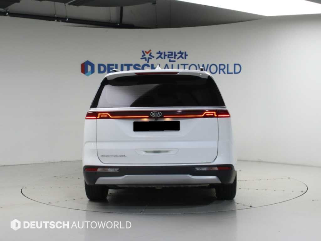 Kia Carnival — photo 04