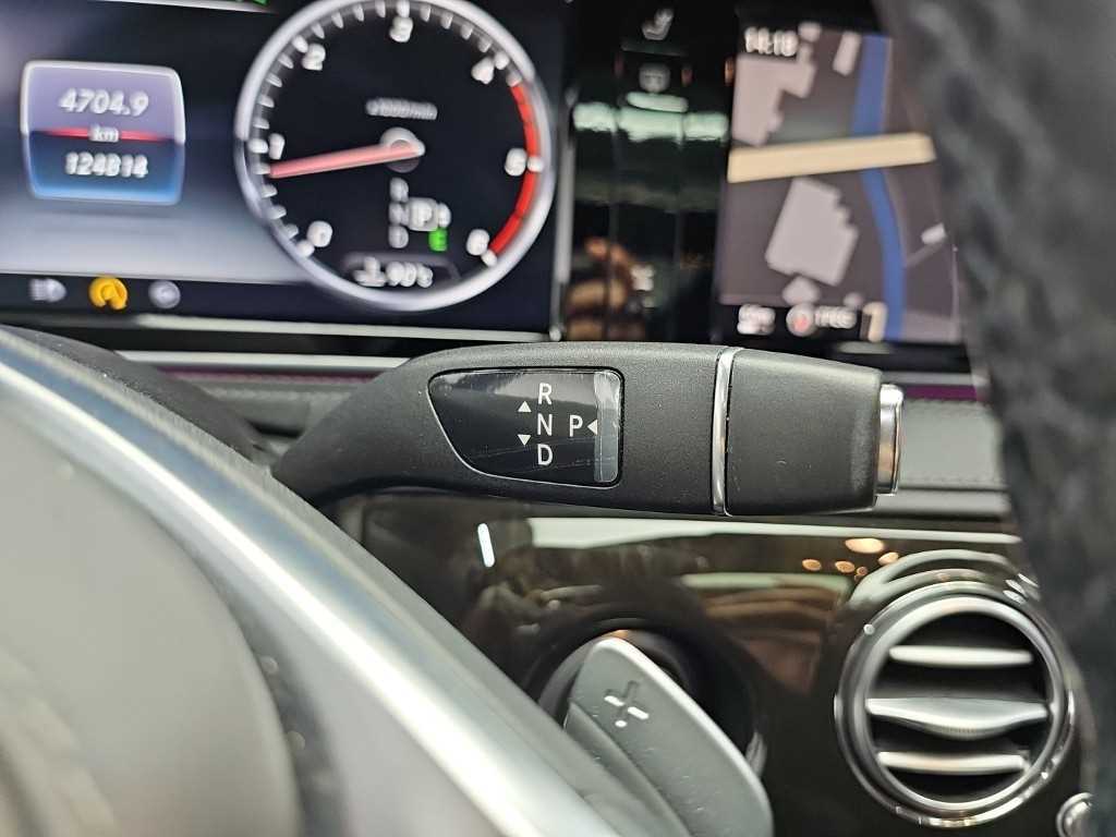 Mercedes-Benz S-Class — photo 08