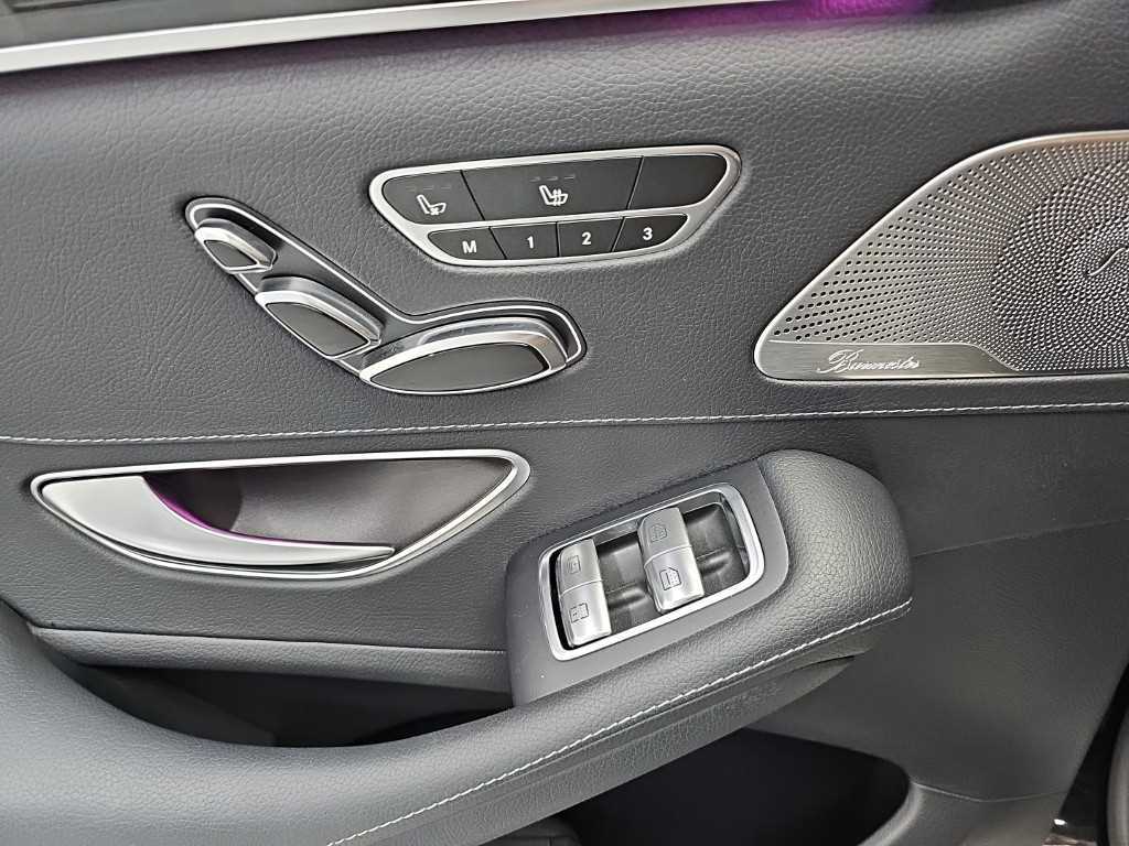 Mercedes-Benz S-Class — photo 14