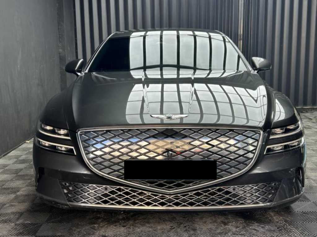 Genesis G80 — photo 01