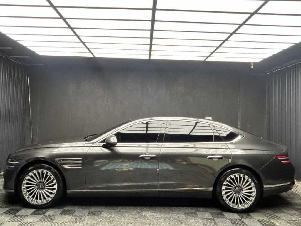 Genesis G80 — photo 02