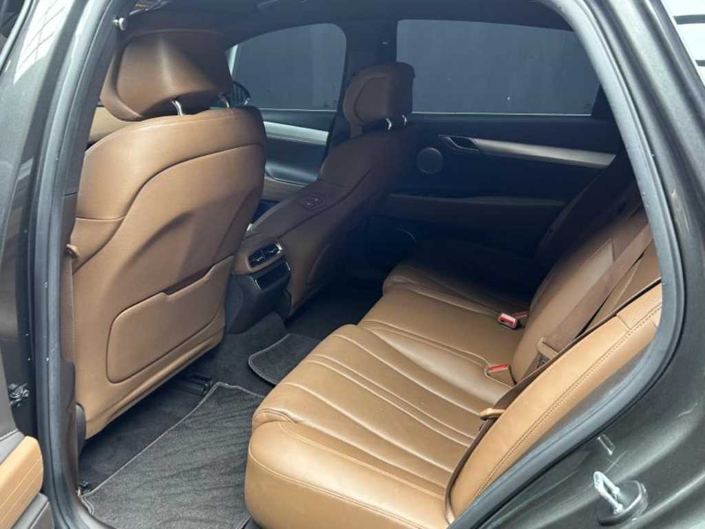 Genesis G80 — photo 06